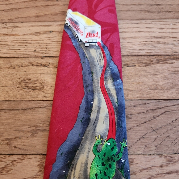 Anheuser-Busch Men's Frog Tie - Picture 5 of 10